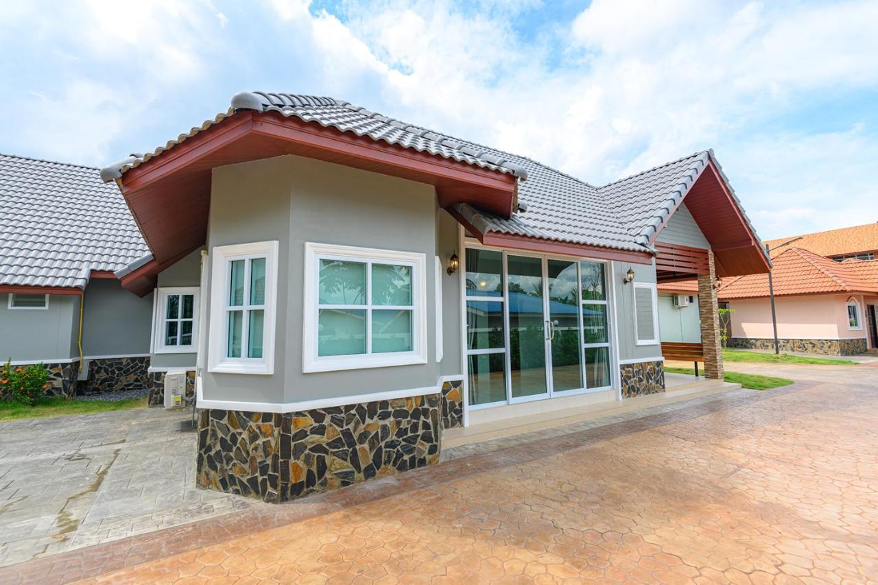 Avarin Resort Pakcsong Kültér fotó
